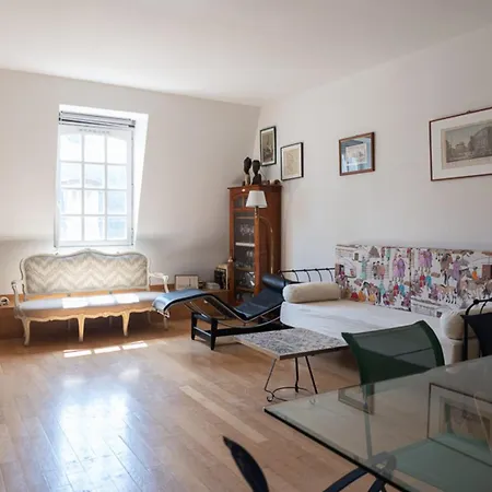 Apartment Spacious Cocoon In The Marais *