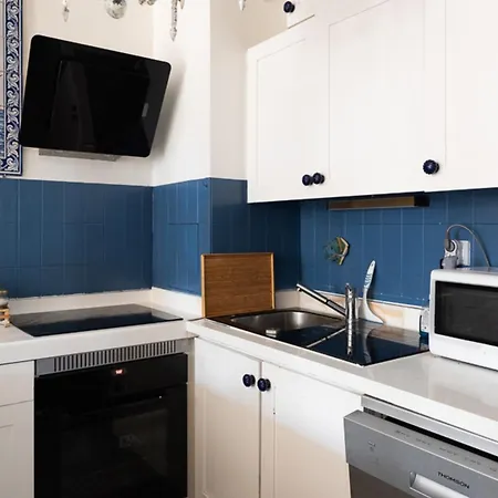 Spacious Cocoon In The Marais Paryż