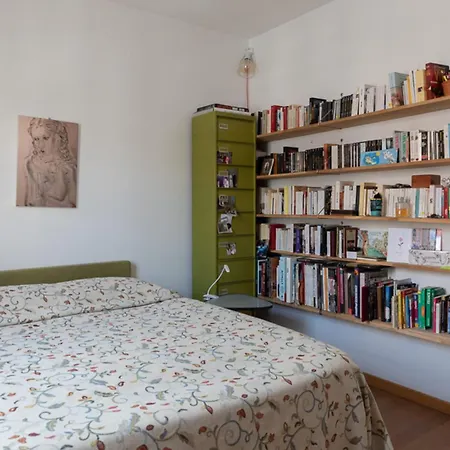 Spacious Cocoon In The Marais Апартаменты